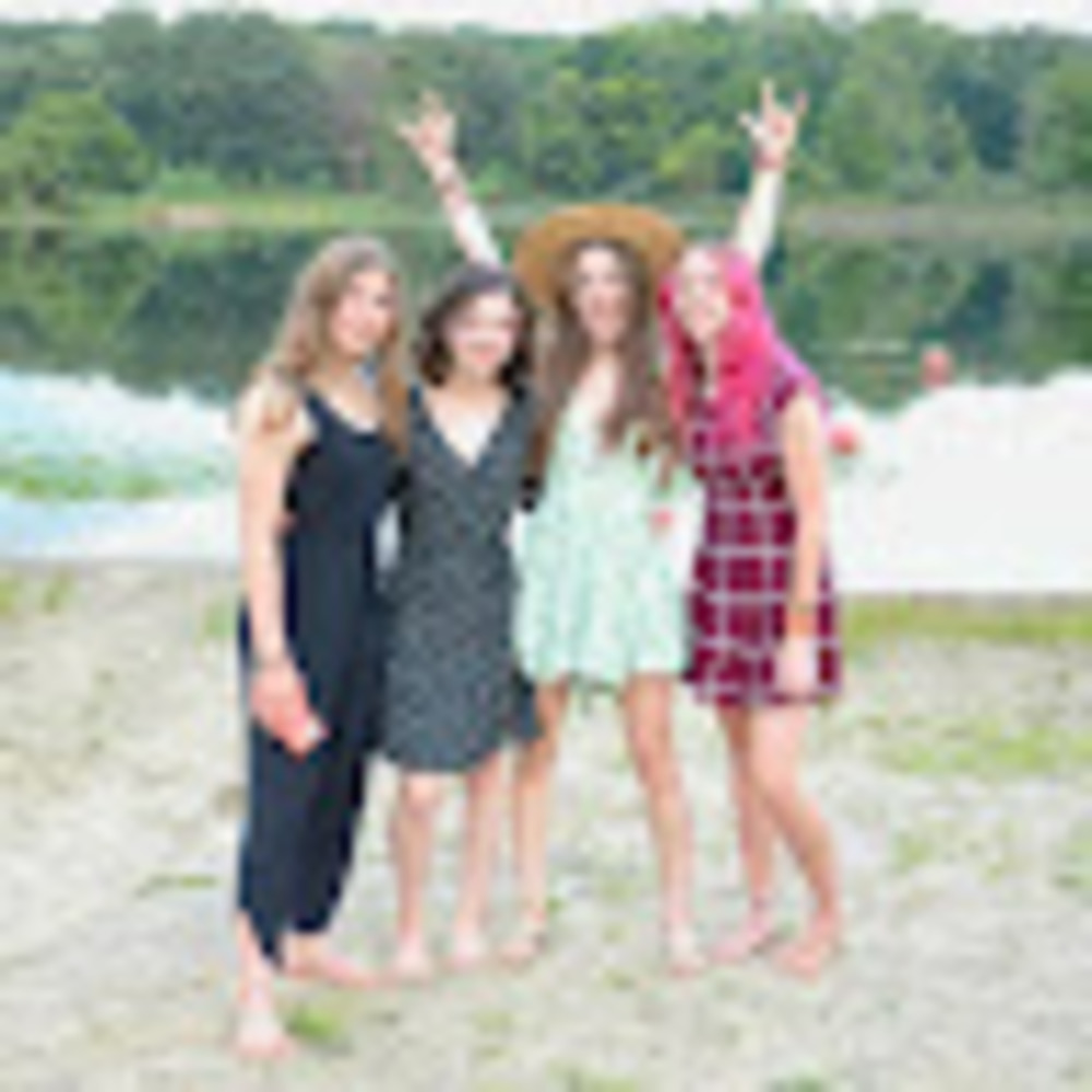 Meet your Posher, Ella